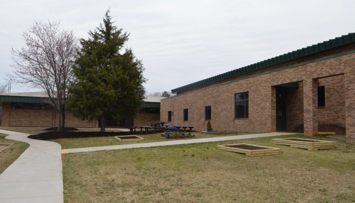 2014.3.23-AFTER_-outdoor-classroom-ready-for-spring