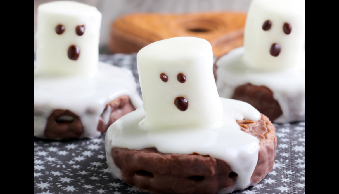 "Ghost" marshmallow brownies for Halloween